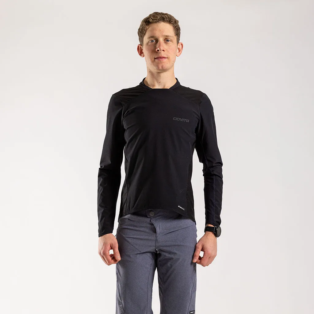 Men's Scuro Long Sleeve Trail Tee (Black)