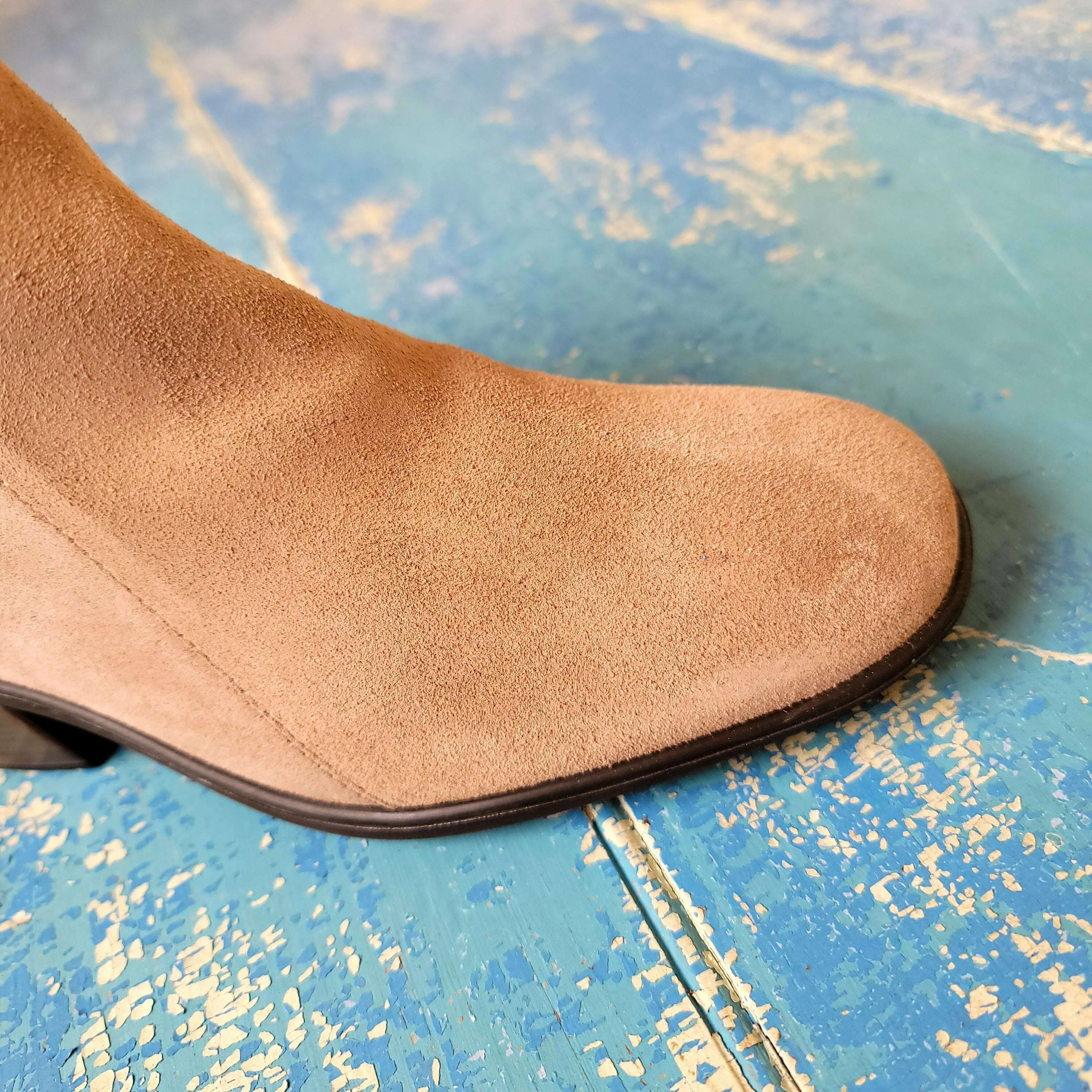 Naot - ETHIC - Almond Suede