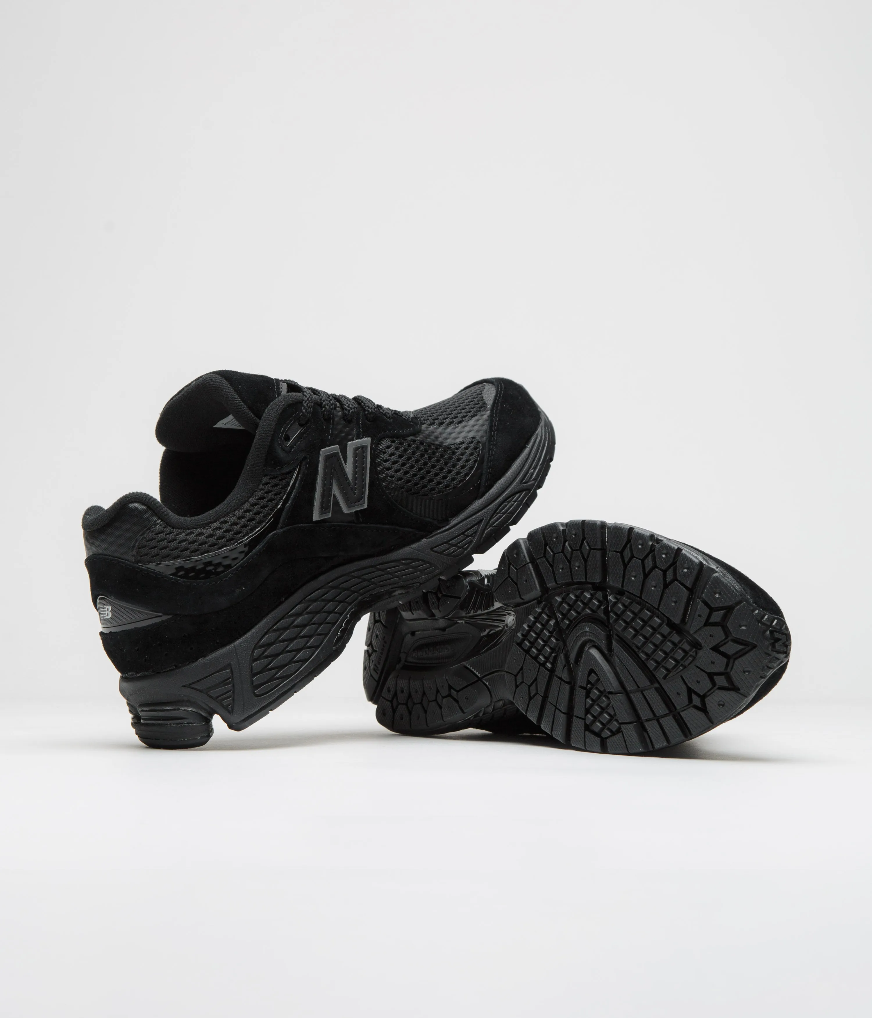 New Balance 2002R Shoes - Black / Black Metallic