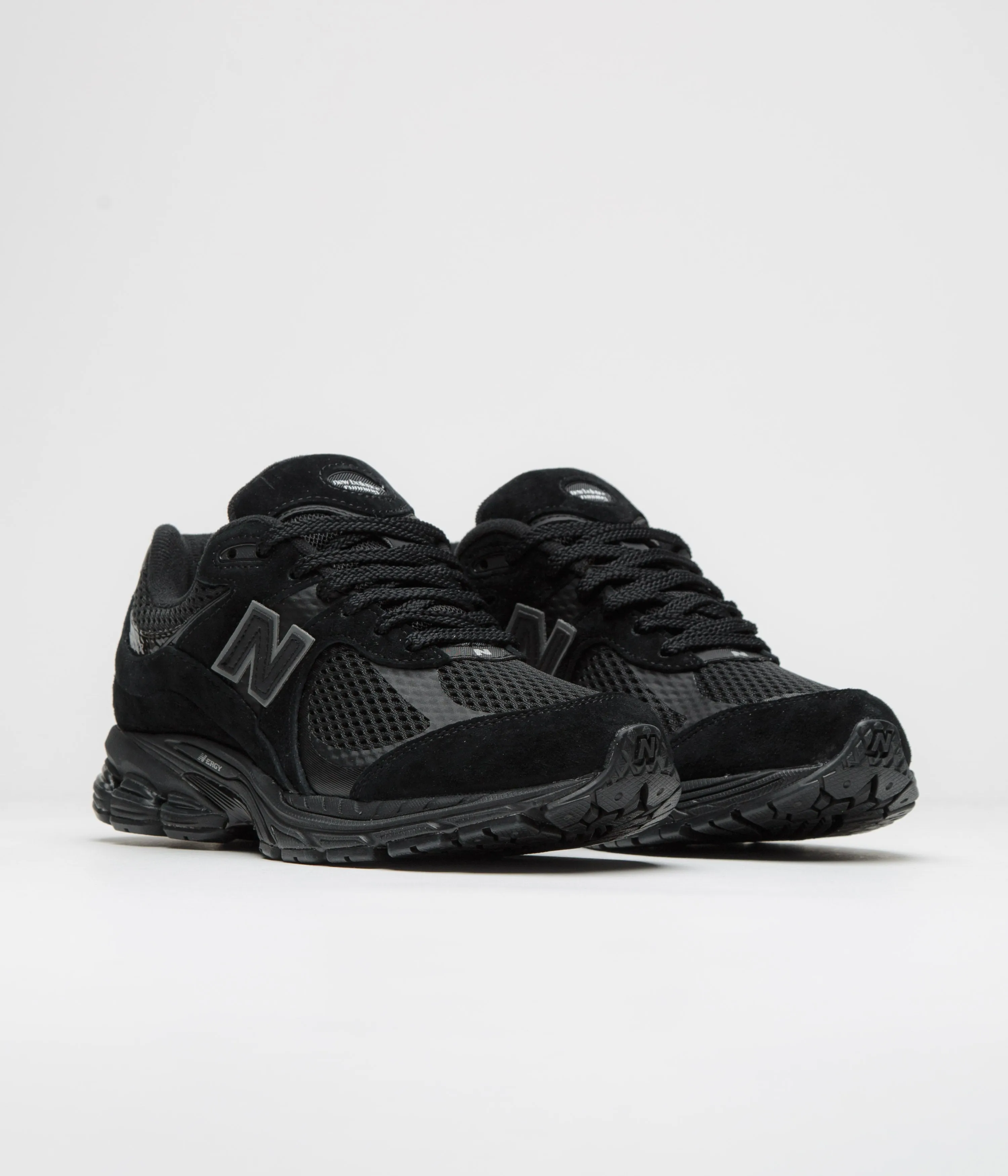 New Balance 2002R Shoes - Black / Black Metallic