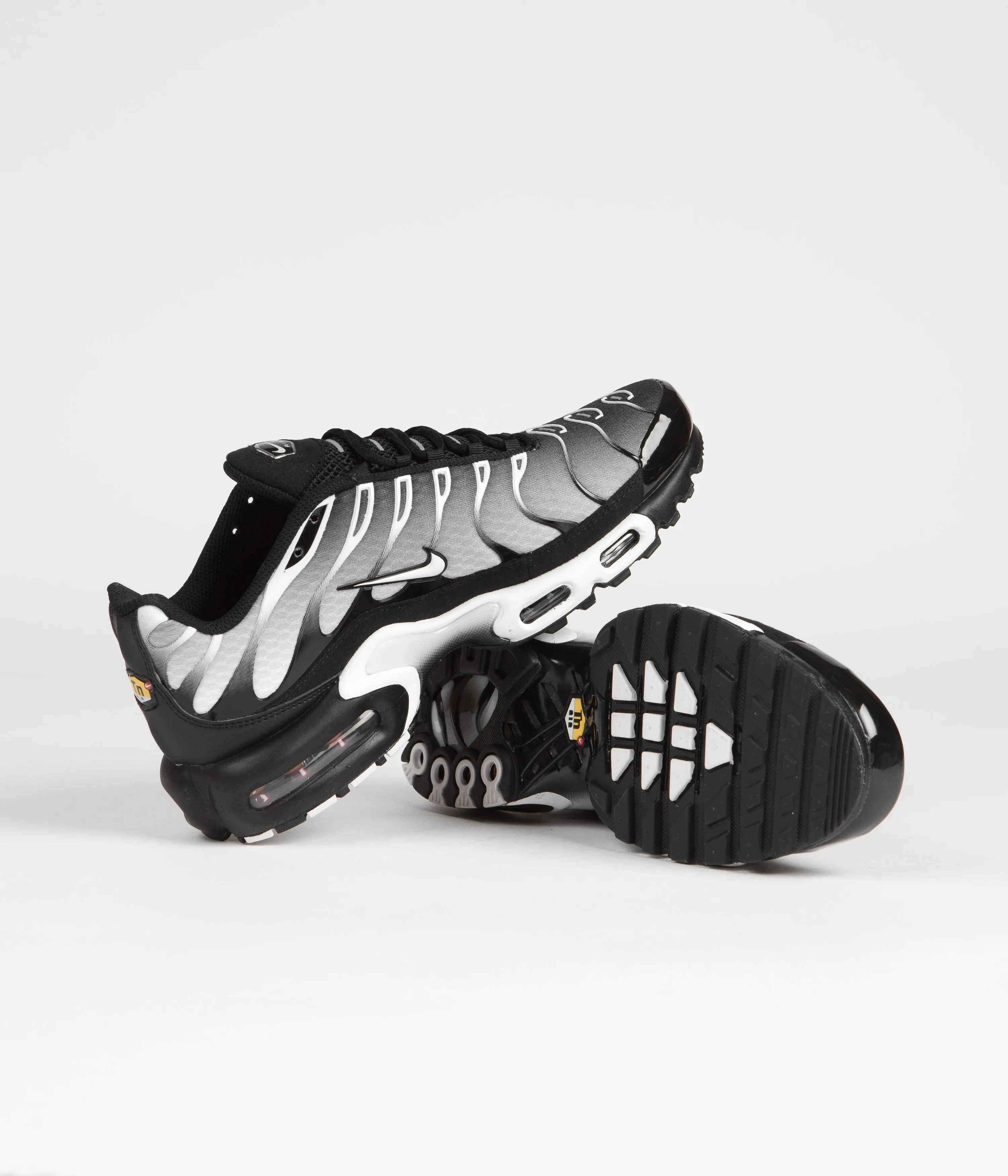 Nike Air Max Plus Shoes - Black / White - Metallic Silver