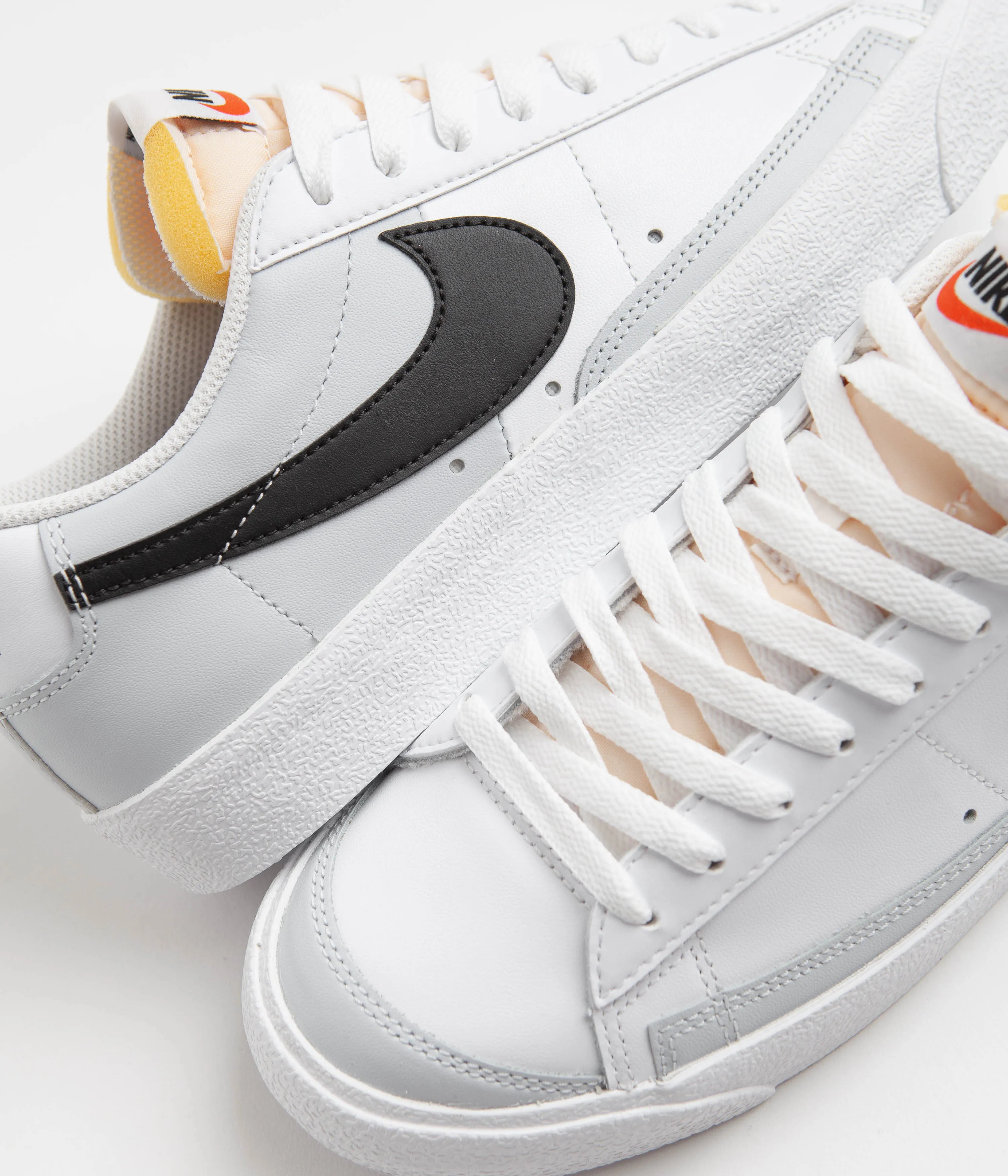 Nike Blazer Low 77 Shoes - White / Black - Pure Platinum