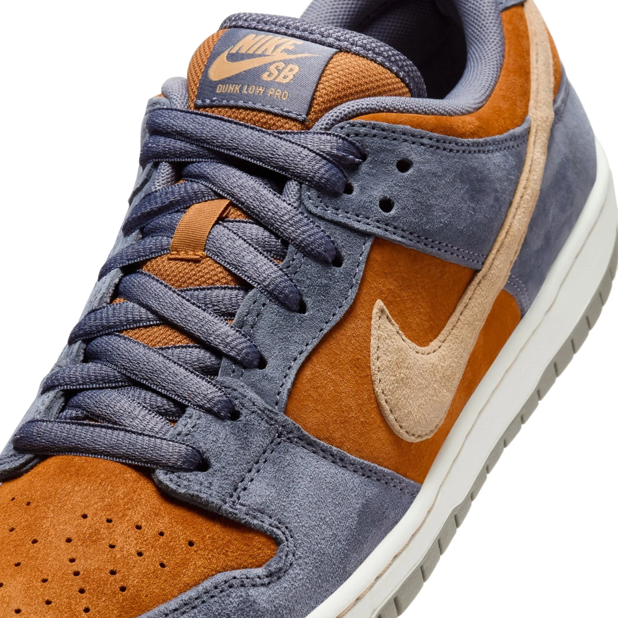 Nike SB Dunk Low Pro Light Carbon/Monarch