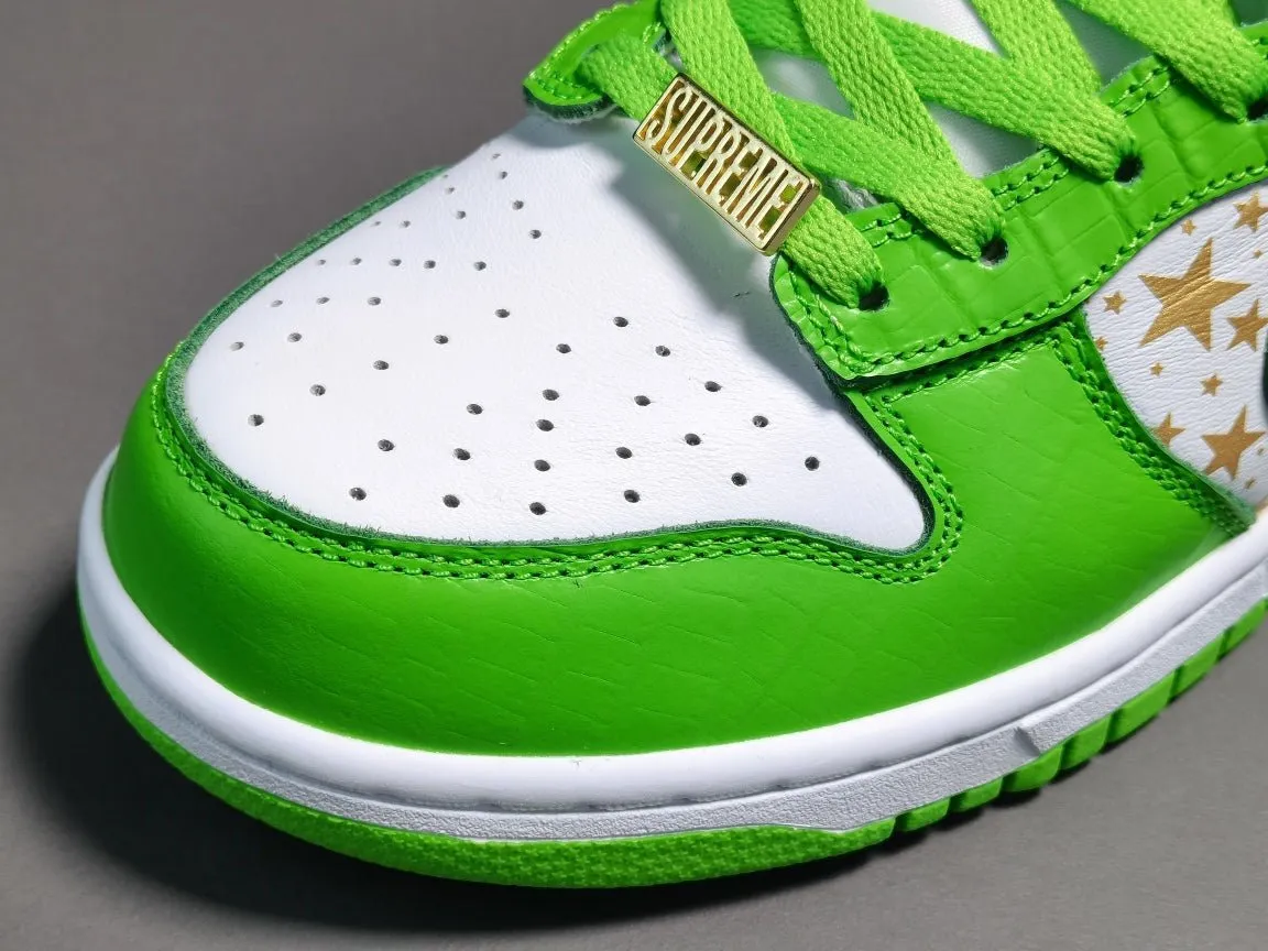 NIKE SB DUNK x SUPREME STARS MEAN GREEN