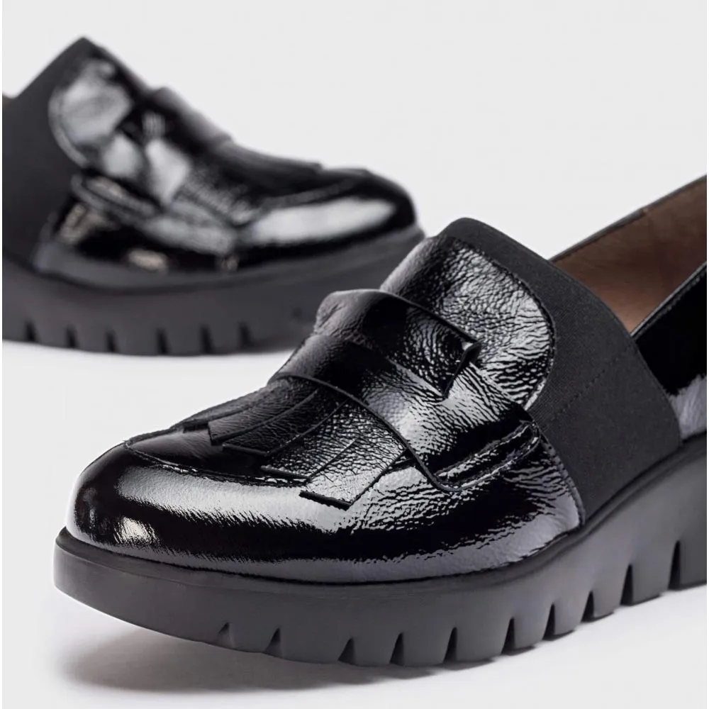 Wonders Black Patent Loafer with Wedge & Fringe Detail