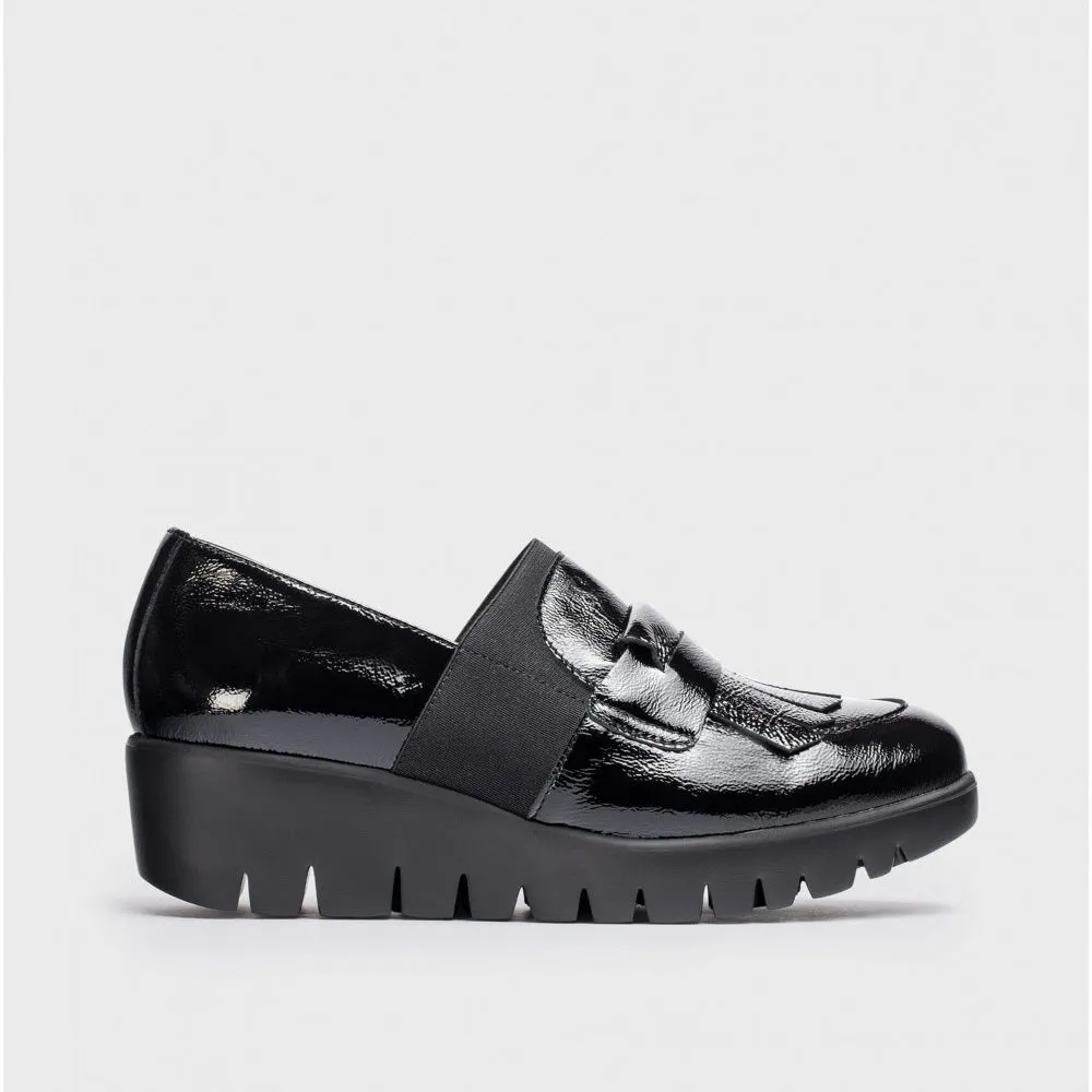 Wonders Black Patent Loafer with Wedge & Fringe Detail