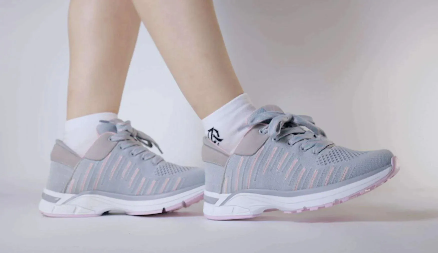 Zebra Hands-Free Sneaker